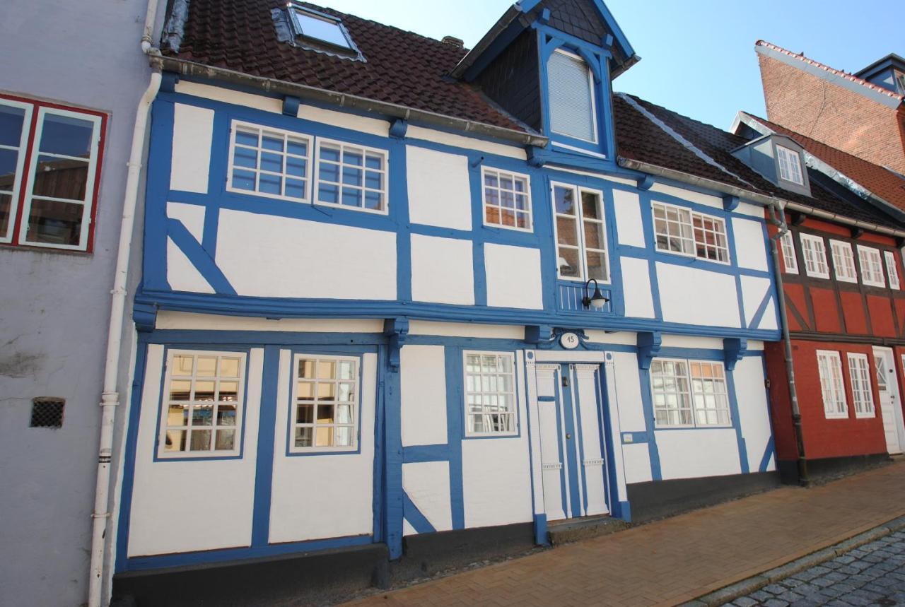 Fewo1846 - Villa Windschief - Uriges Fachwerkhaus Auf 3 Ebenen Mit Garten Im Stadtzentrum Flensburg Ngoại thất bức ảnh