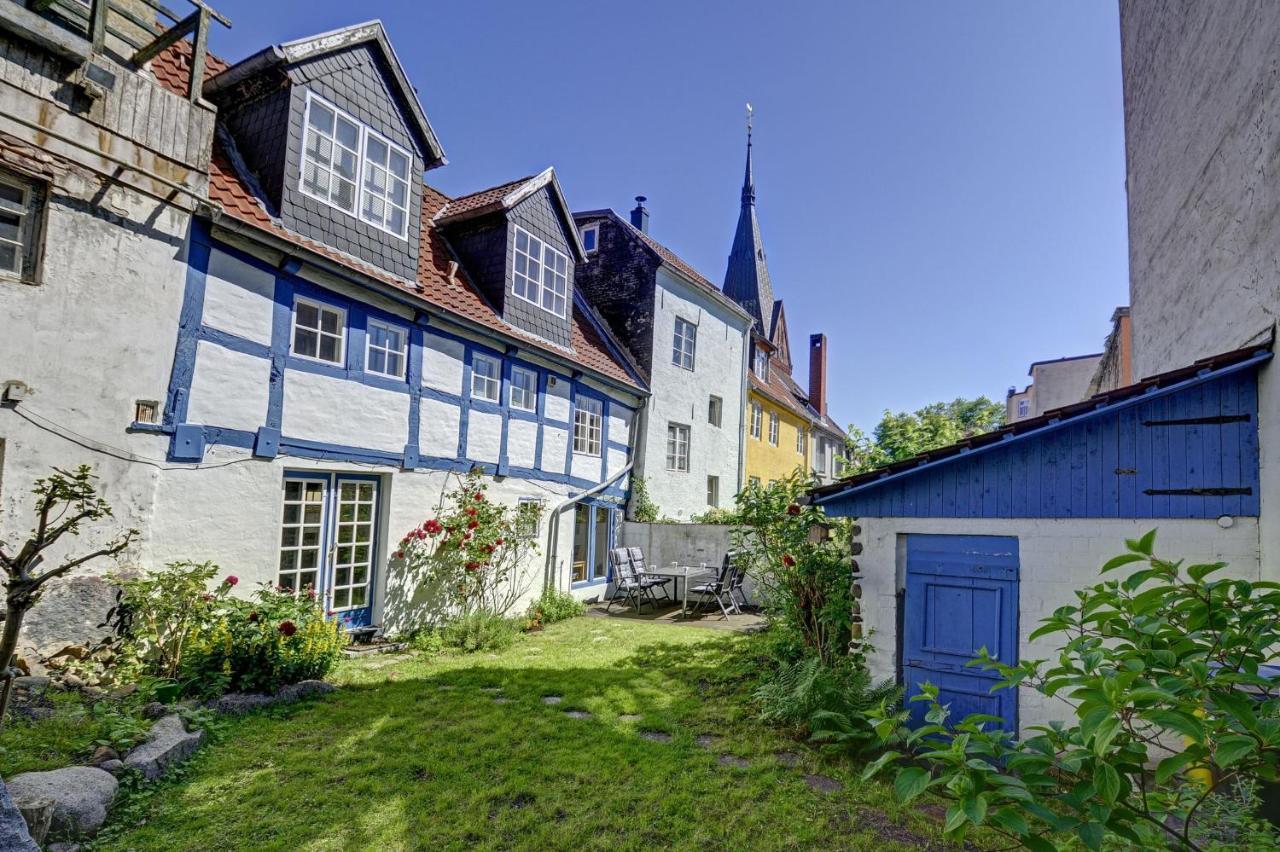Fewo1846 - Villa Windschief - Uriges Fachwerkhaus Auf 3 Ebenen Mit Garten Im Stadtzentrum Flensburg Ngoại thất bức ảnh