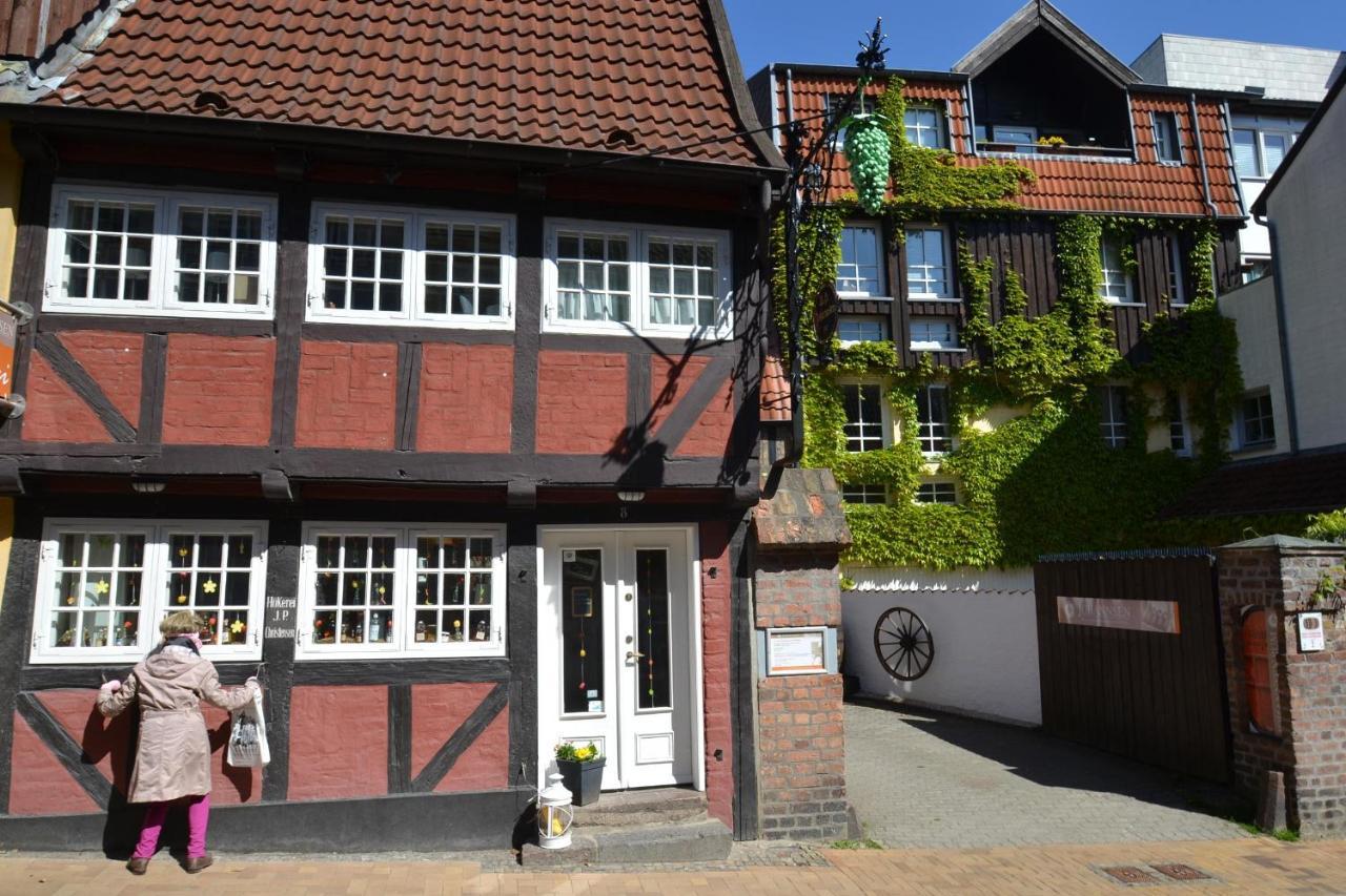 Fewo1846 - Villa Windschief - Uriges Fachwerkhaus Auf 3 Ebenen Mit Garten Im Stadtzentrum Flensburg Ngoại thất bức ảnh